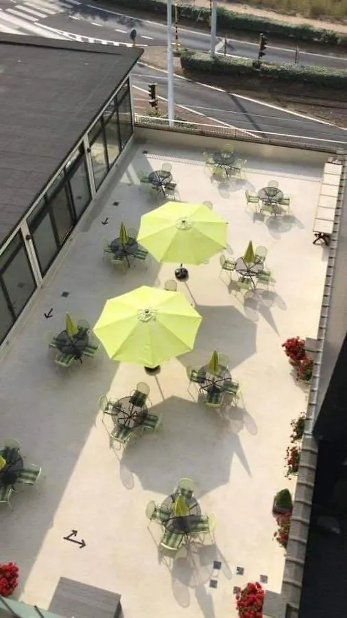 Appartement 304 Met 3 Slaapkamers Frontaal Zeezicht ミデルケルケ 0*,