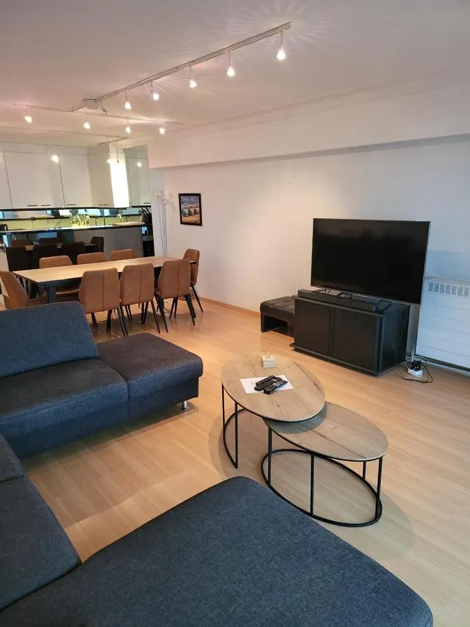 Appartement 304 Met 3 Slaapkamers Frontaal Zeezicht ミデルケルケ 0*,  ベルギー